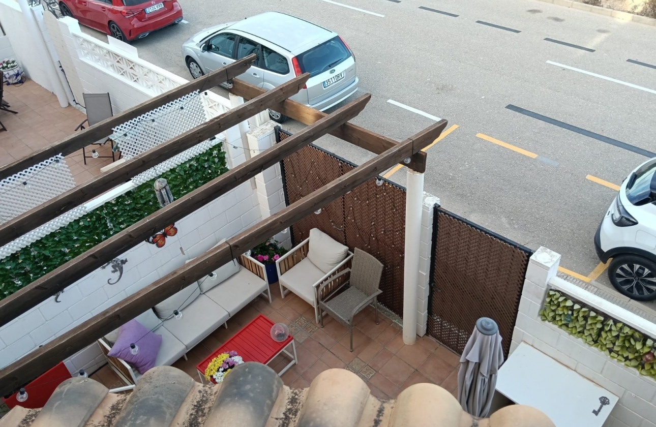 Resale - Villa - Los Montesinos - La Herrada