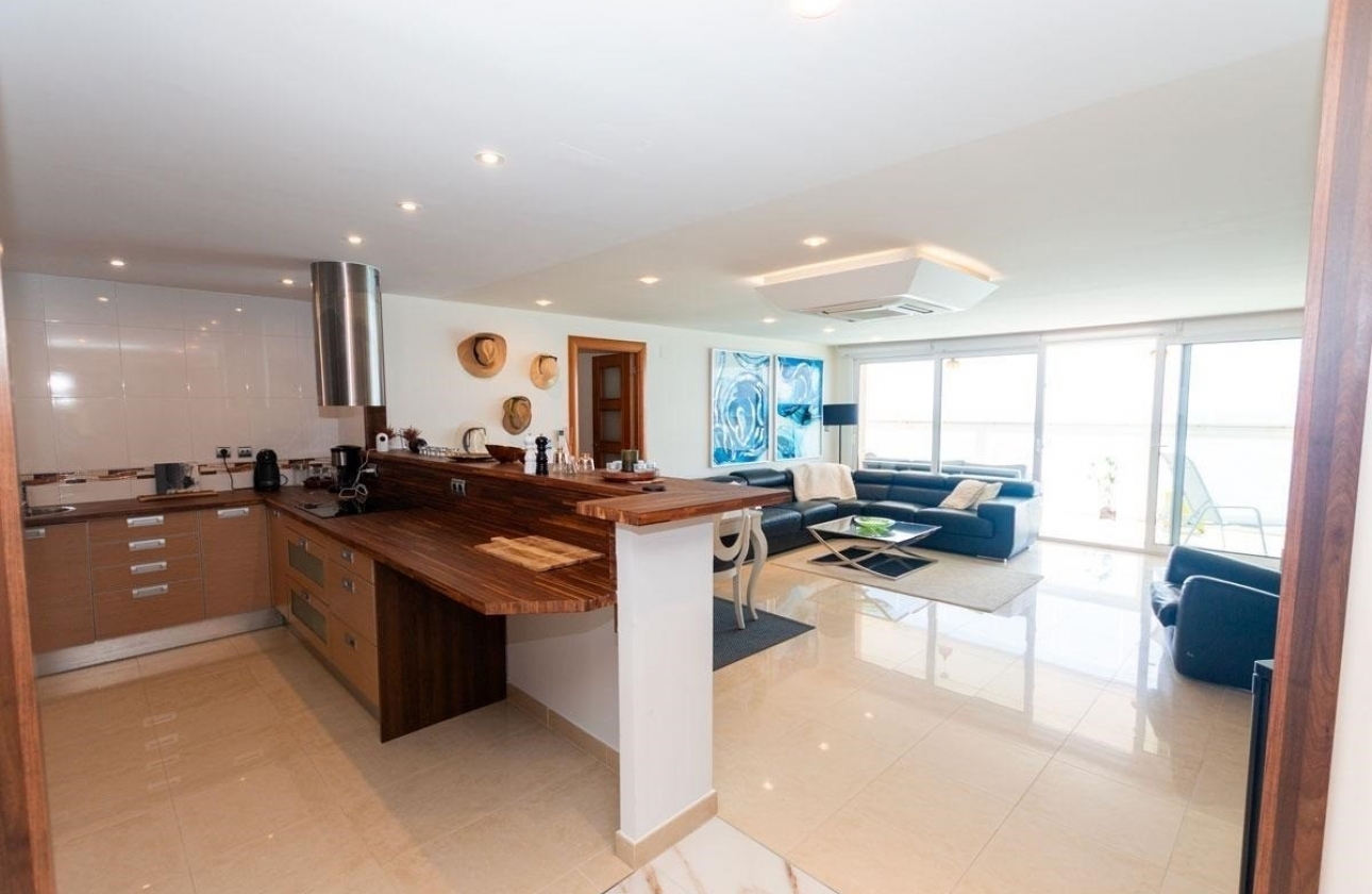 Resale - Apartment / flat - Torrevieja - Playa del Cura