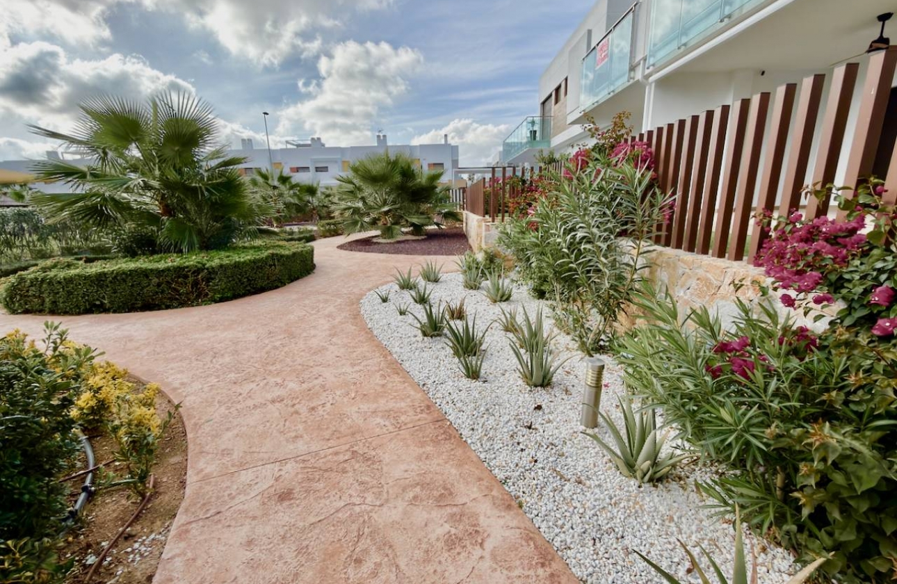 Resale - Apartment / flat - Orihuela Costa - Vistabella