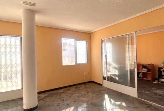 Resale - Commercial - Torrevieja - Playa del Cura