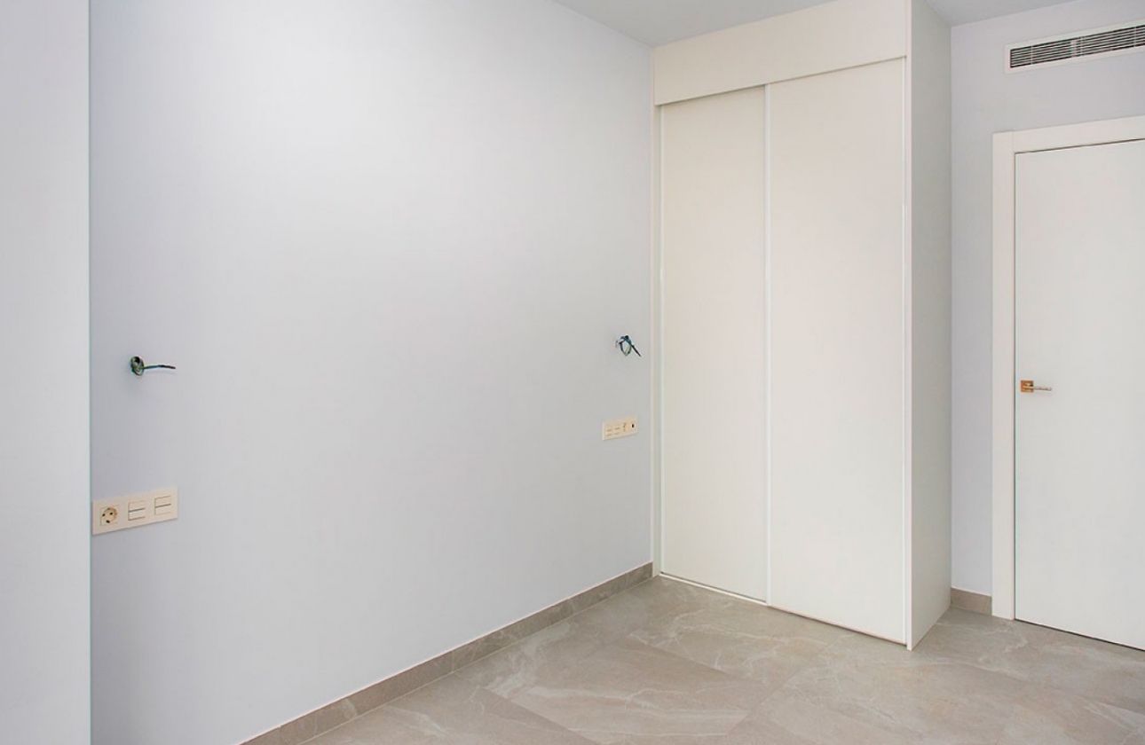 Resale - Apartment / flat - Torrevieja - Playa del Cura