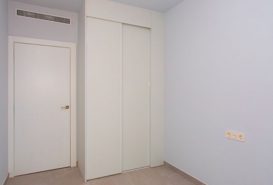 Resale - Apartment / flat - Torrevieja - Playa del Cura