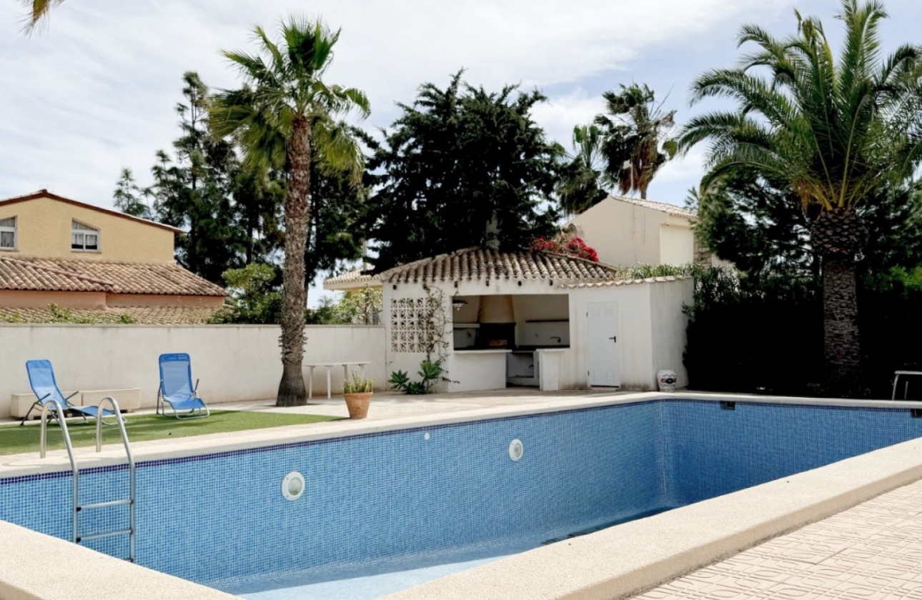 Resale - Villa - Orihuela Costa - La Zenia