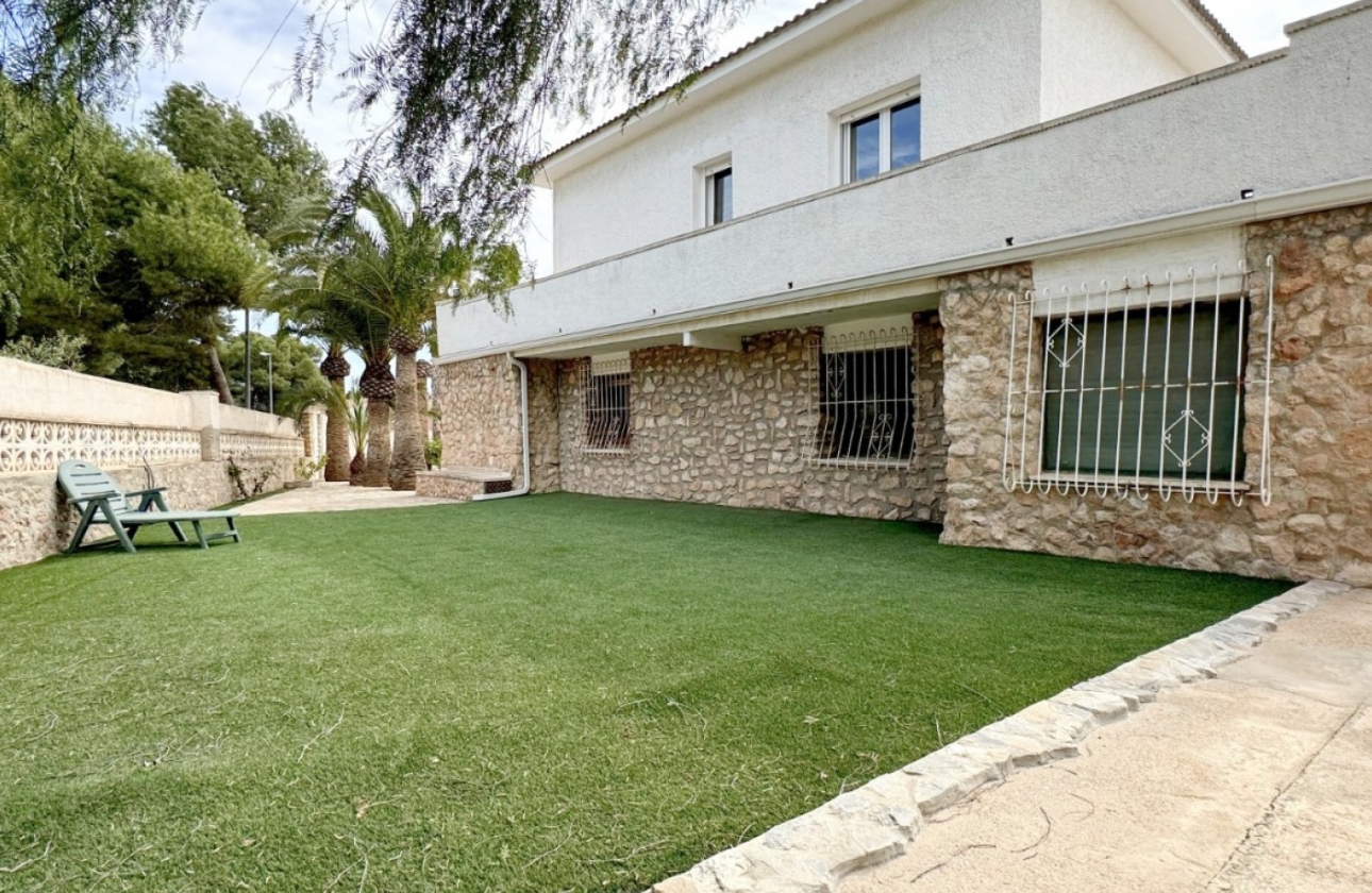 Resale - Villa - Orihuela Costa - La Zenia