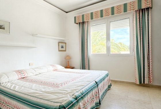 Resale - Villa - Orihuela Costa - La Zenia