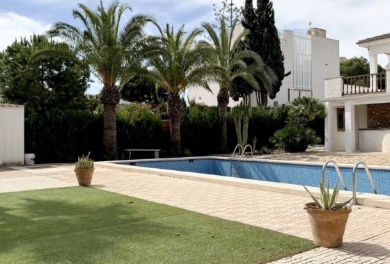Resale - Villa - Orihuela Costa - La Zenia