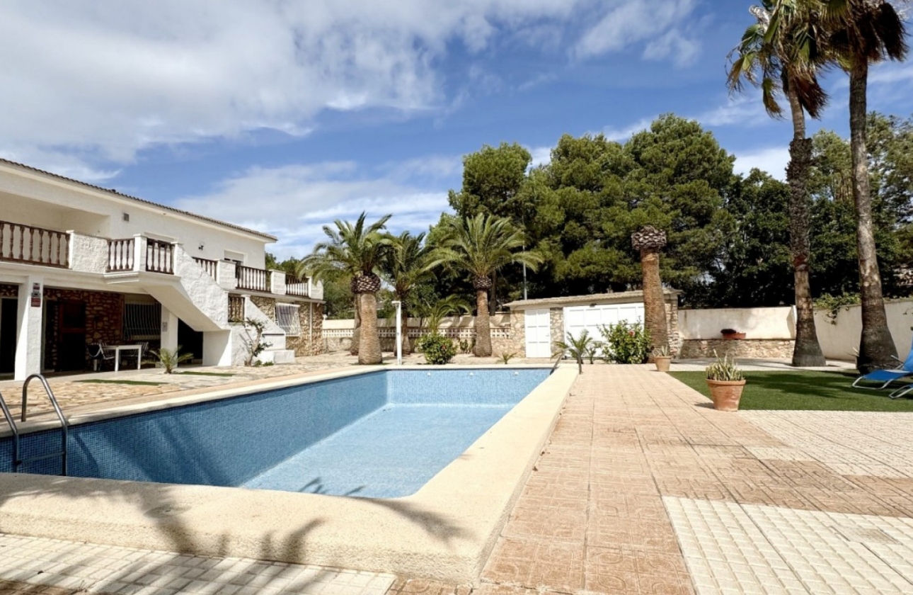 Resale - Villa - Orihuela Costa - La Zenia