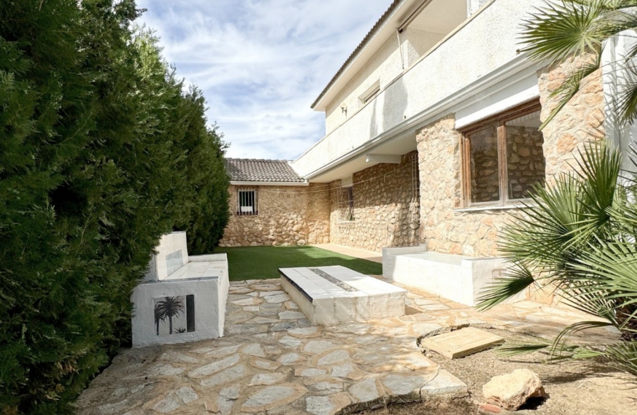 Resale - Villa - Orihuela Costa - La Zenia