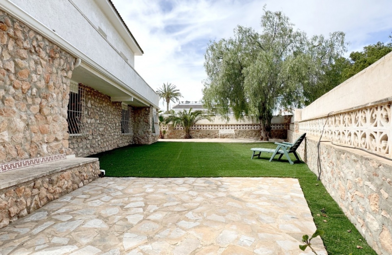 Resale - Villa - Orihuela Costa - La Zenia