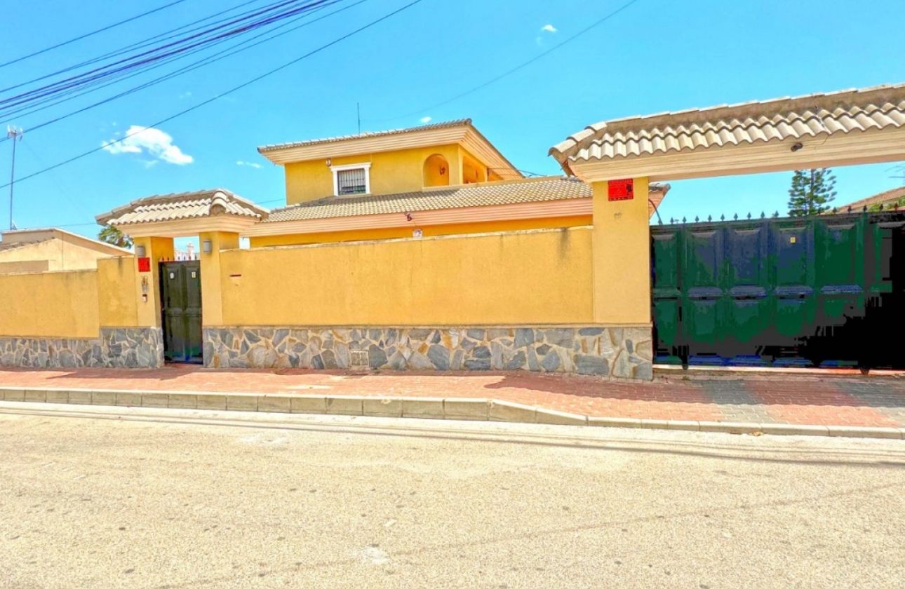 Resale - Villa - Torrevieja - Los Balcones - Los Altos del Edén