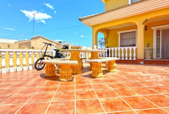 Resale - Villa - Torrevieja - Los Balcones - Los Altos del Edén