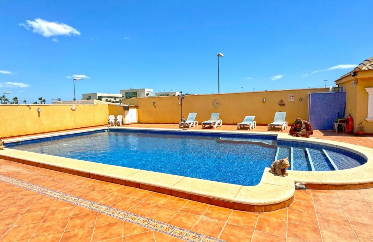 Resale - Villa - Torrevieja - Los Balcones - Los Altos del Edén