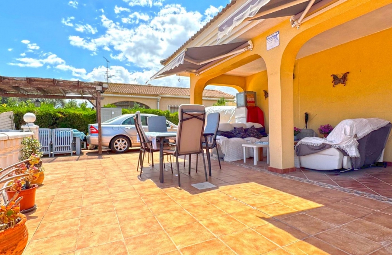 Resale - Villa - Torrevieja - Los Balcones - Los Altos del Edén