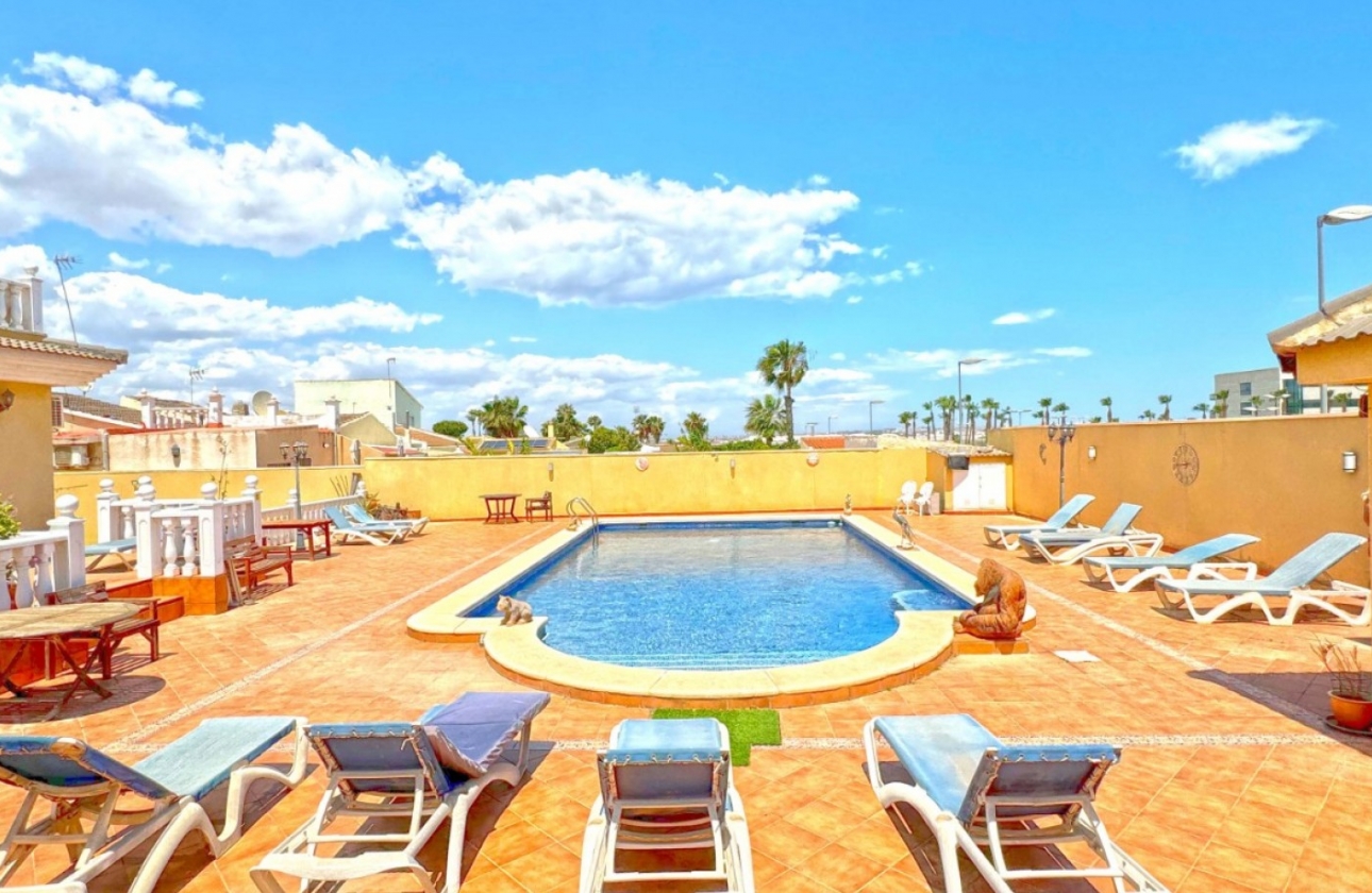 Resale - Villa - Torrevieja - Los Balcones - Los Altos del Edén