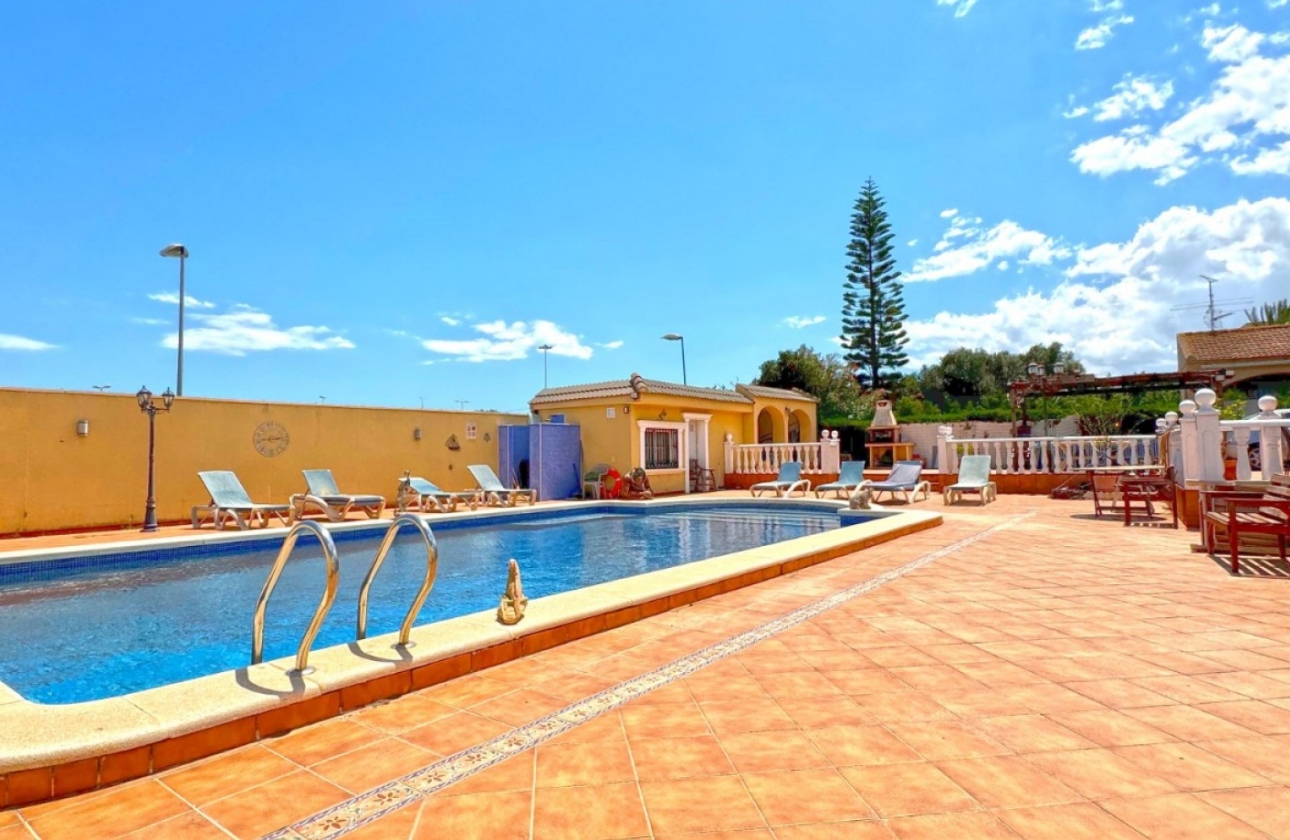 Resale - Villa - Torrevieja - Los Balcones - Los Altos del Edén