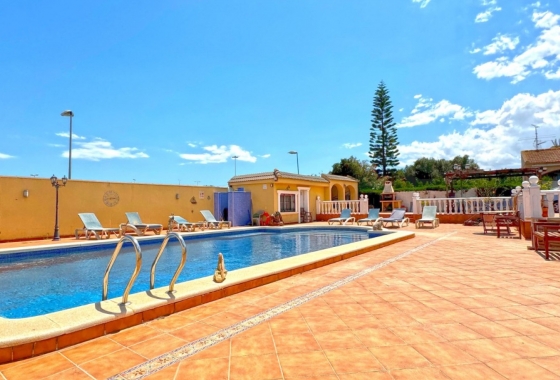Resale - Villa - Torrevieja - Los Balcones - Los Altos del Edén