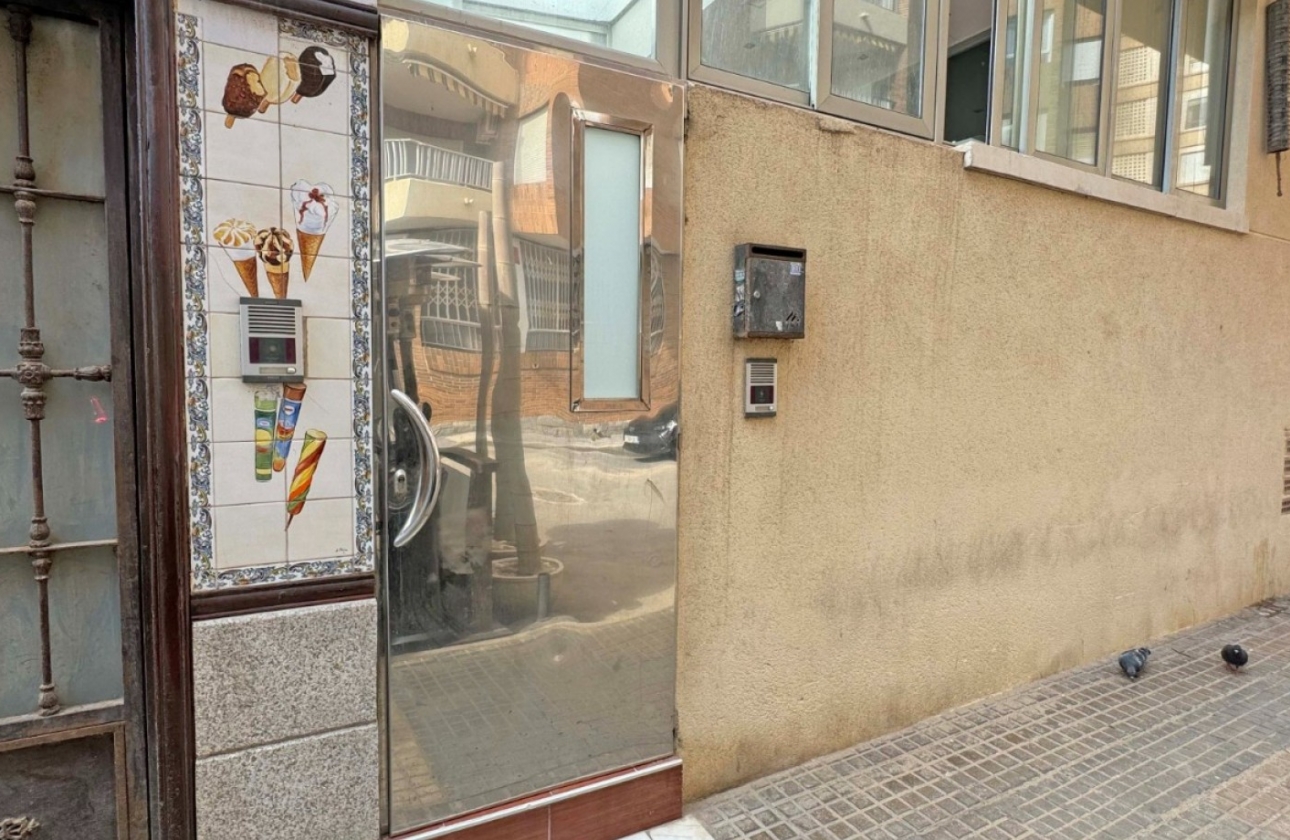 Resale - Apartment / flat - Torrevieja - Playa del Cura