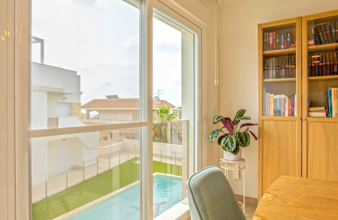 Resale - Apartment / flat - Orihuela Costa - Villamartín