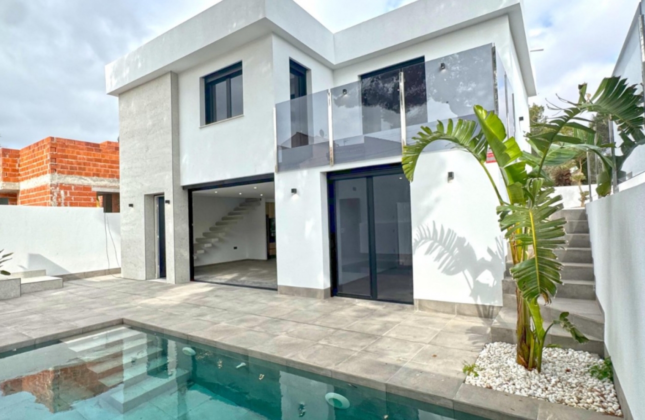 Resale - Villa - Torrevieja - Los Balcones - Los Altos del Edén