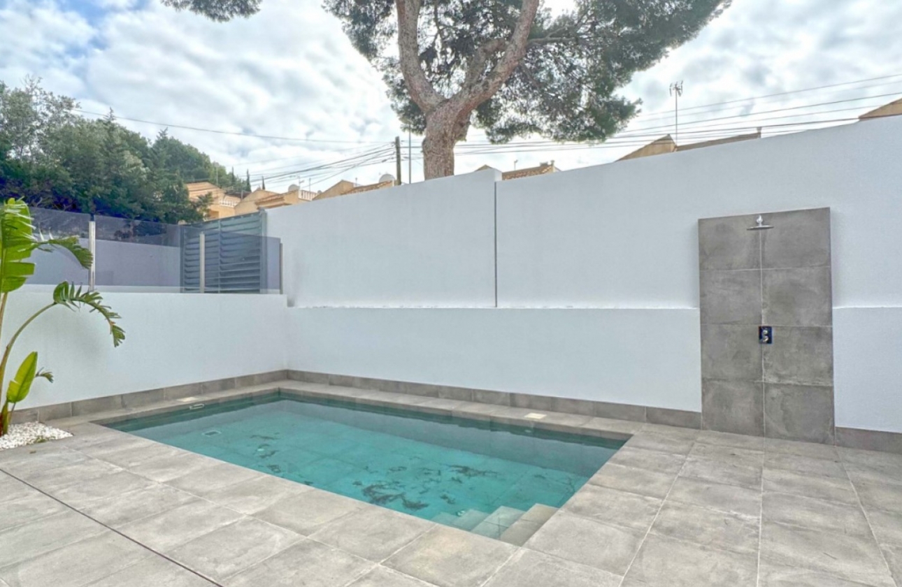 Resale - Villa - Torrevieja - Los Balcones - Los Altos del Edén