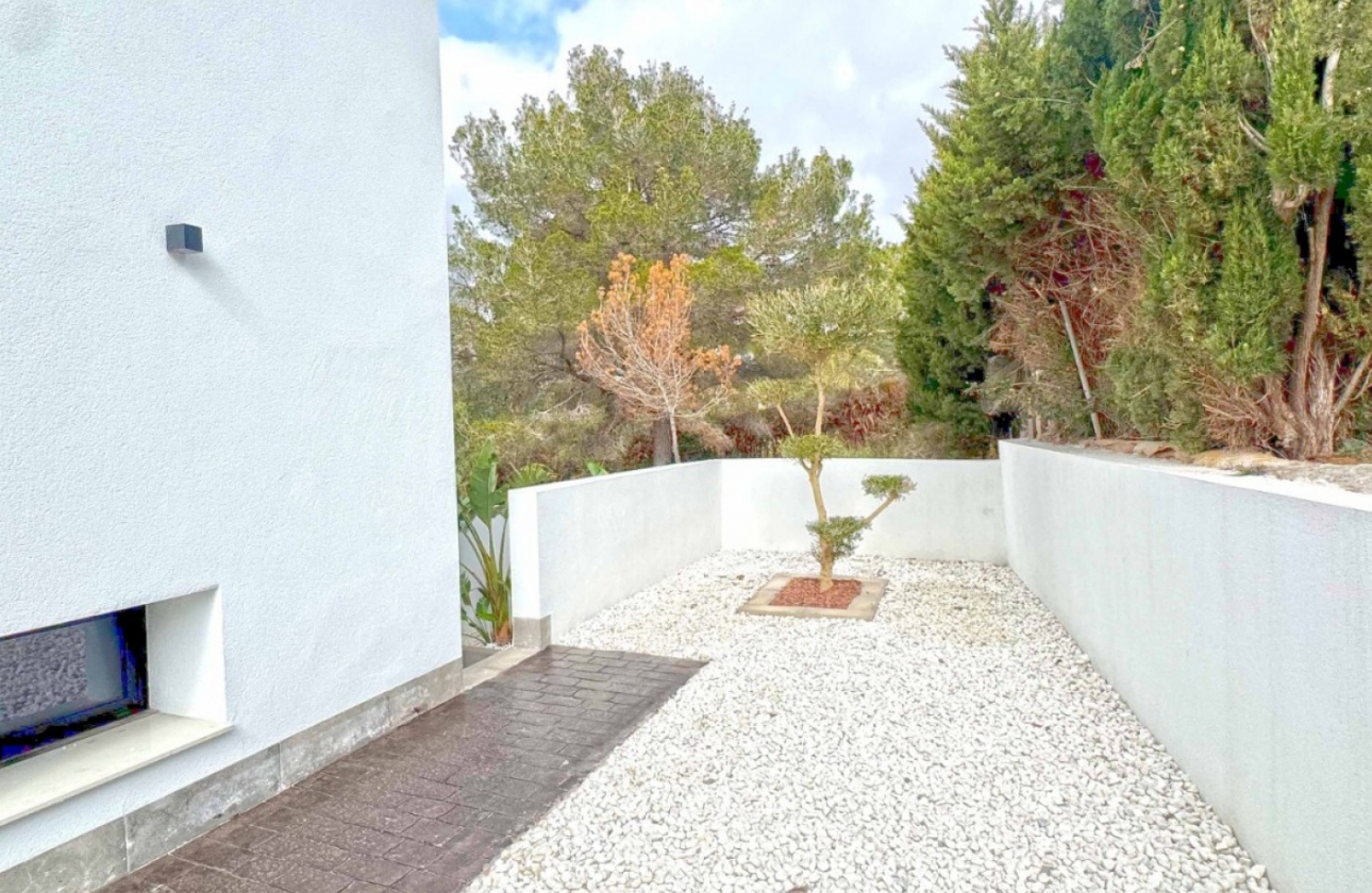 Resale - Villa - Torrevieja - Los Balcones - Los Altos del Edén