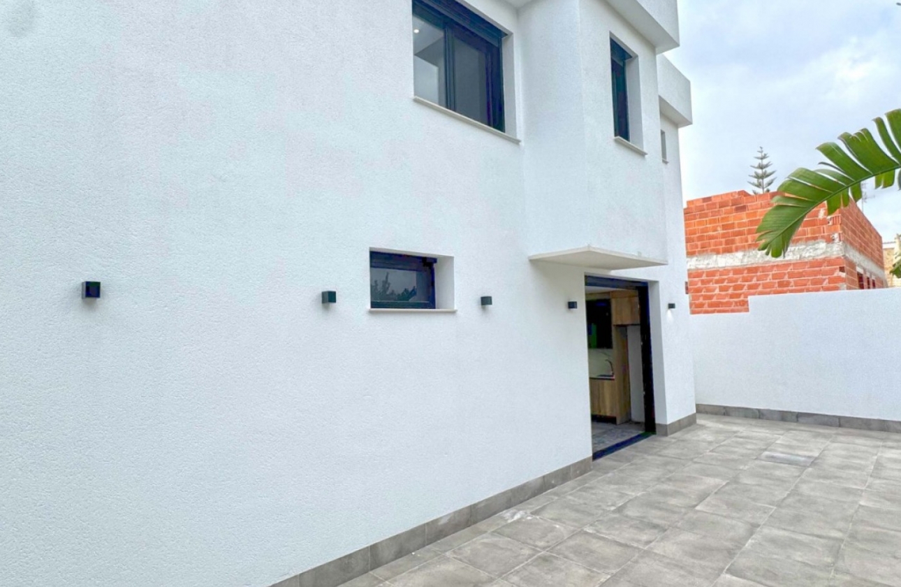 Resale - Villa - Torrevieja - Los Balcones - Los Altos del Edén