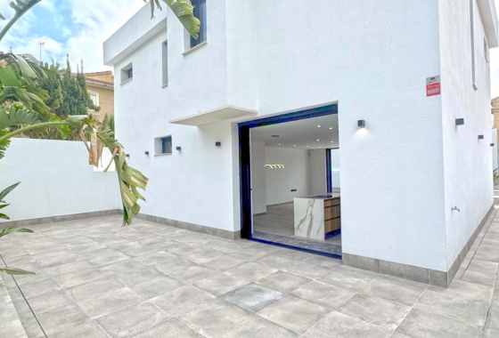 Resale - Villa - Torrevieja - Los Balcones - Los Altos del Edén