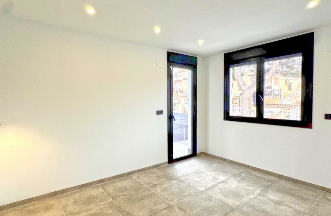 Resale - Villa - Torrevieja - Los Balcones - Los Altos del Edén