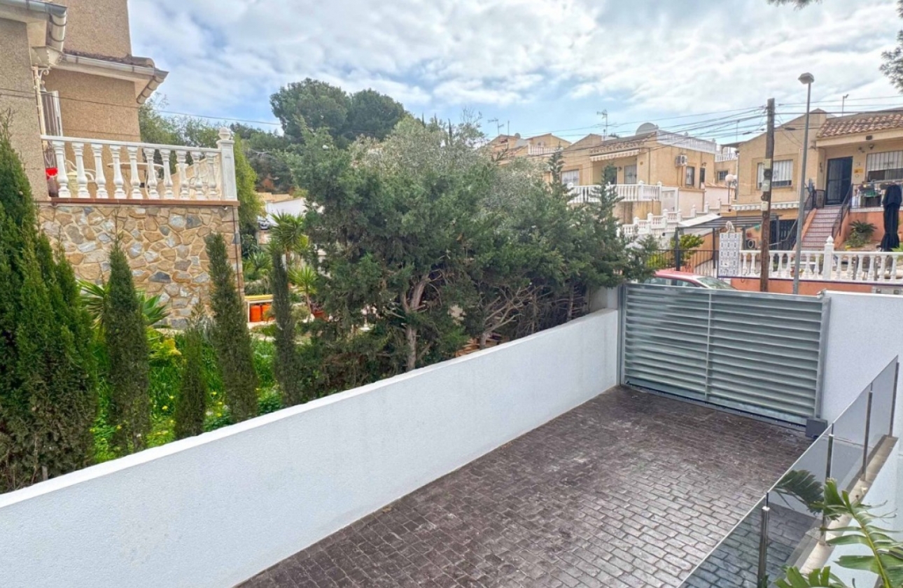 Resale - Villa - Torrevieja - Los Balcones - Los Altos del Edén