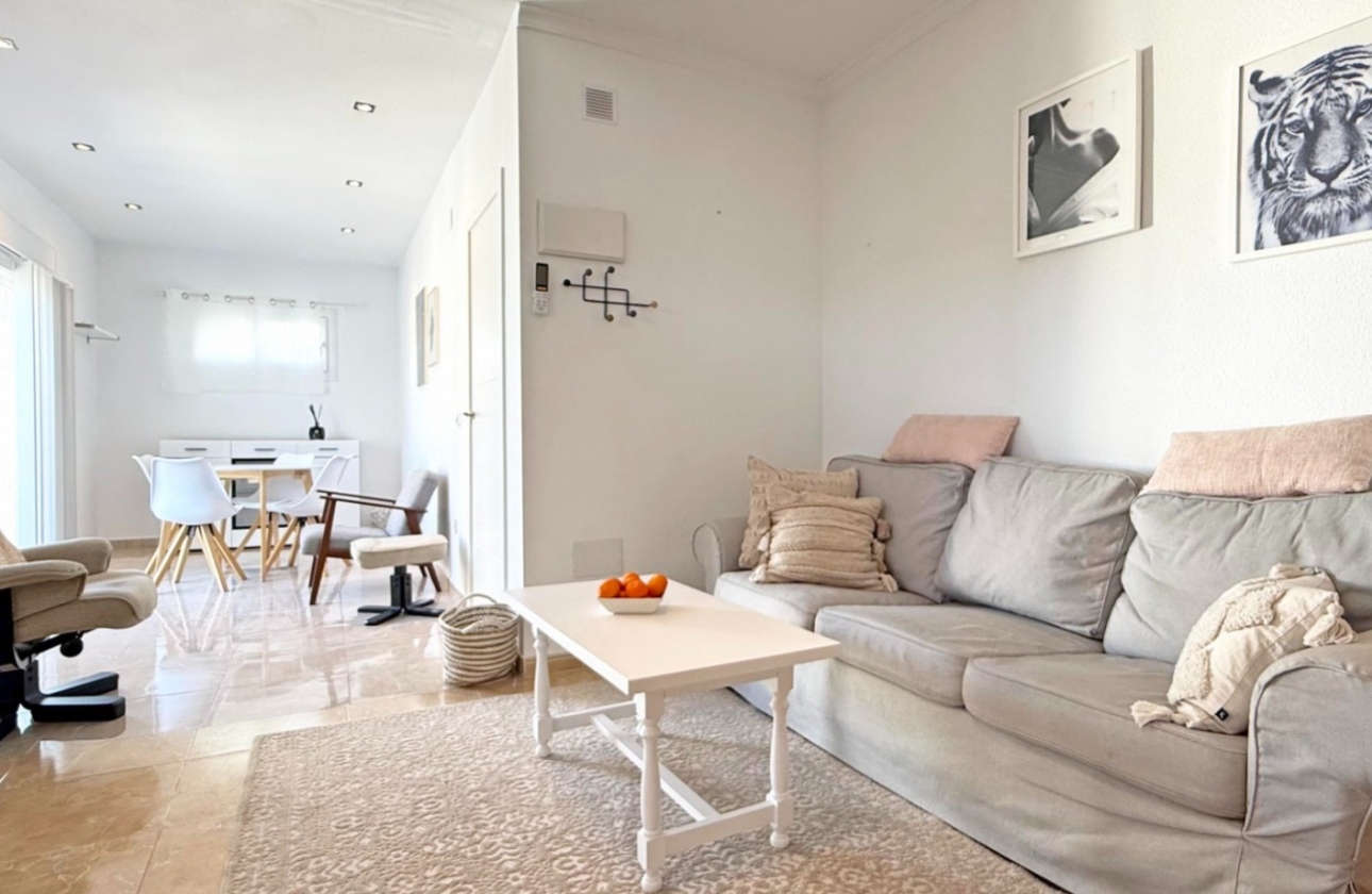 Resale - Apartment / flat - Torrevieja - Torrelamata - La Mata