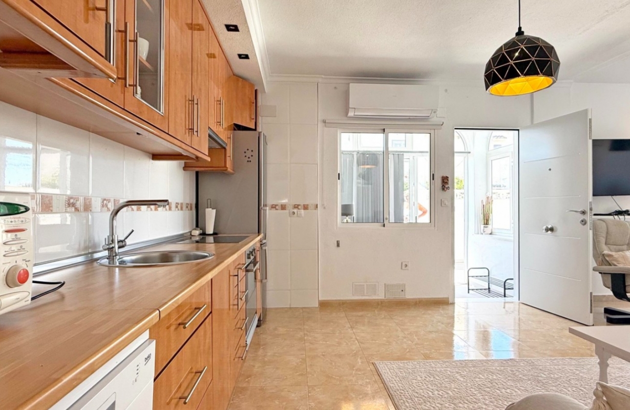 Resale - Apartment / flat - Torrevieja - Torrelamata - La Mata