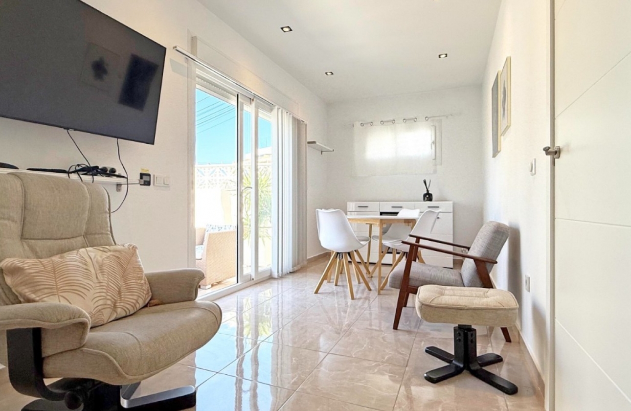 Resale - Apartment / flat - Torrevieja - Torrelamata - La Mata