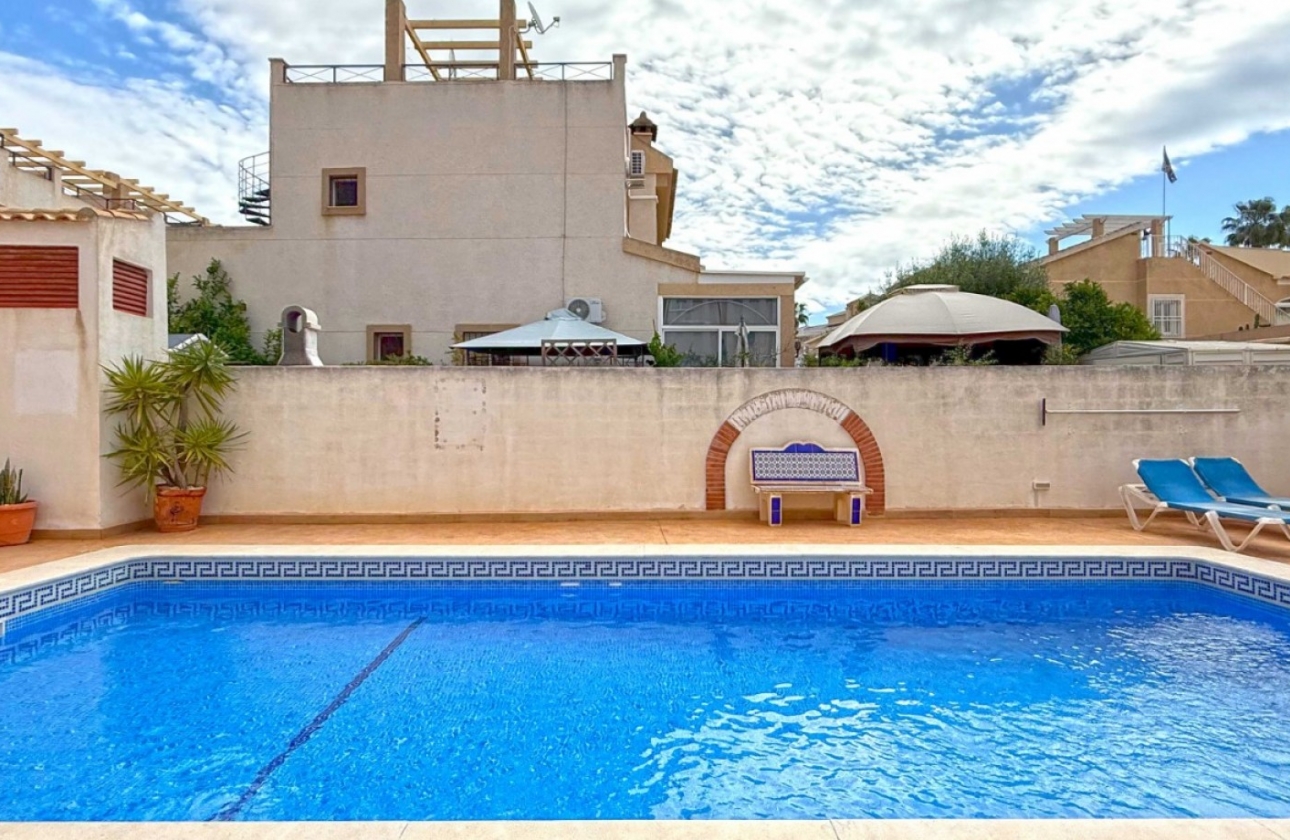 Resale - Villa - Orihuela Costa - Los Altos