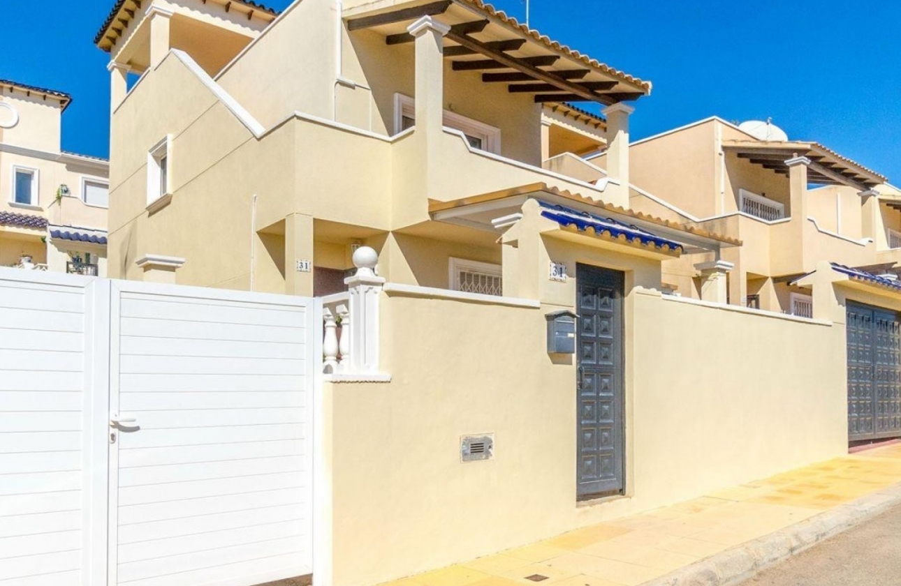 Resale - Villa - Orihuela Costa - Villamartín