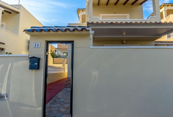 Resale - Villa - Orihuela Costa - Villamartín