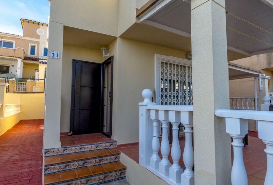 Resale - Villa - Orihuela Costa - Villamartín