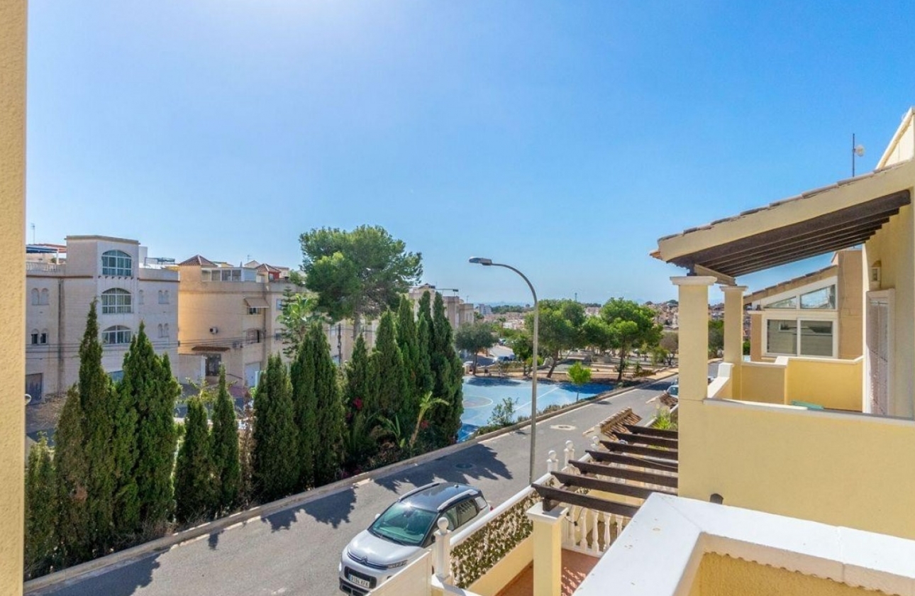Resale - Villa - Orihuela Costa - Villamartín