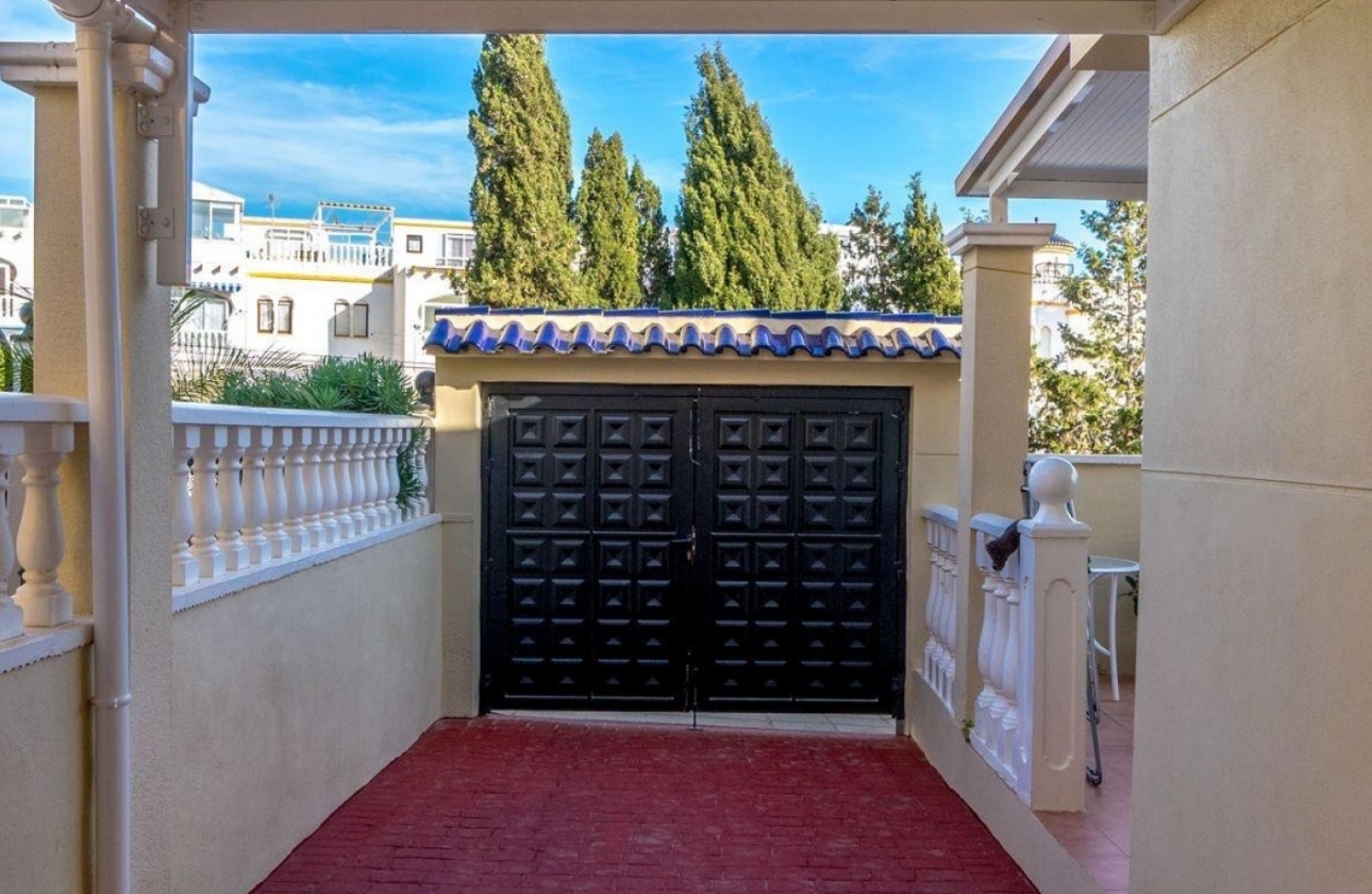 Resale - Villa - Orihuela Costa - Villamartín
