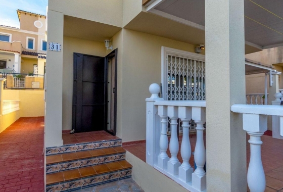 Resale - Villa - Orihuela Costa - Villamartín