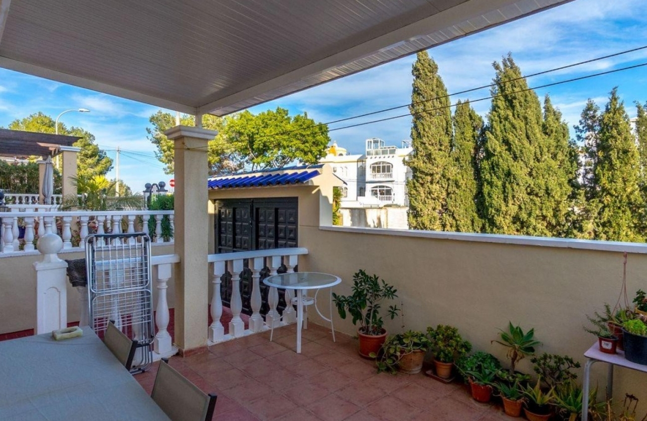 Resale - Villa - Orihuela Costa - Villamartín