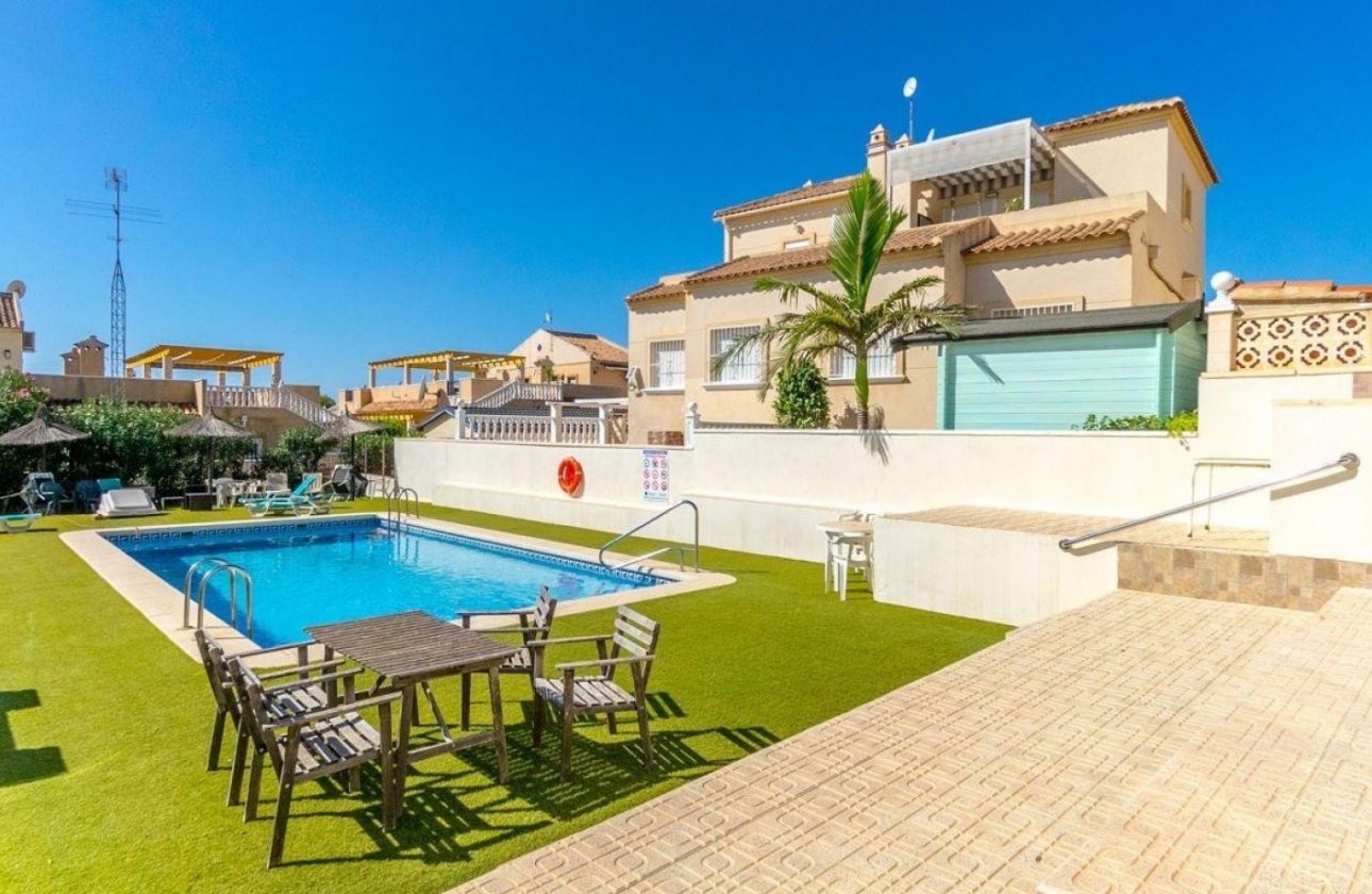 Resale - Villa - Orihuela Costa - Villamartín