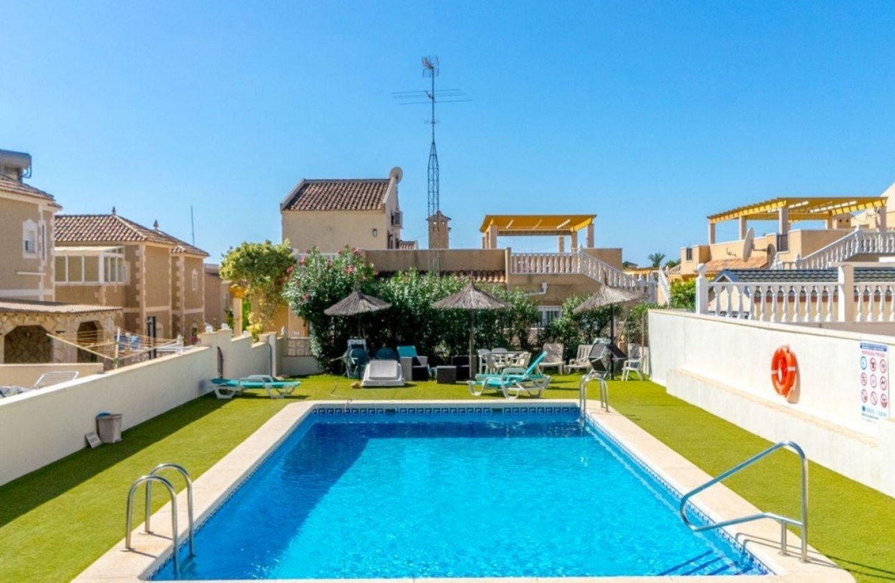Resale - Villa - Orihuela Costa - Villamartín