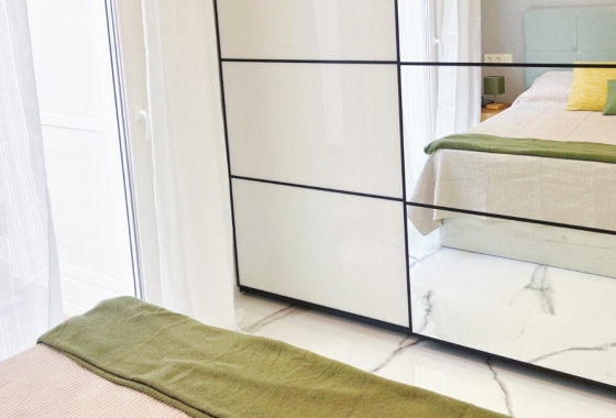 Resale - Apartment / flat - Torrevieja - Playa del Cura