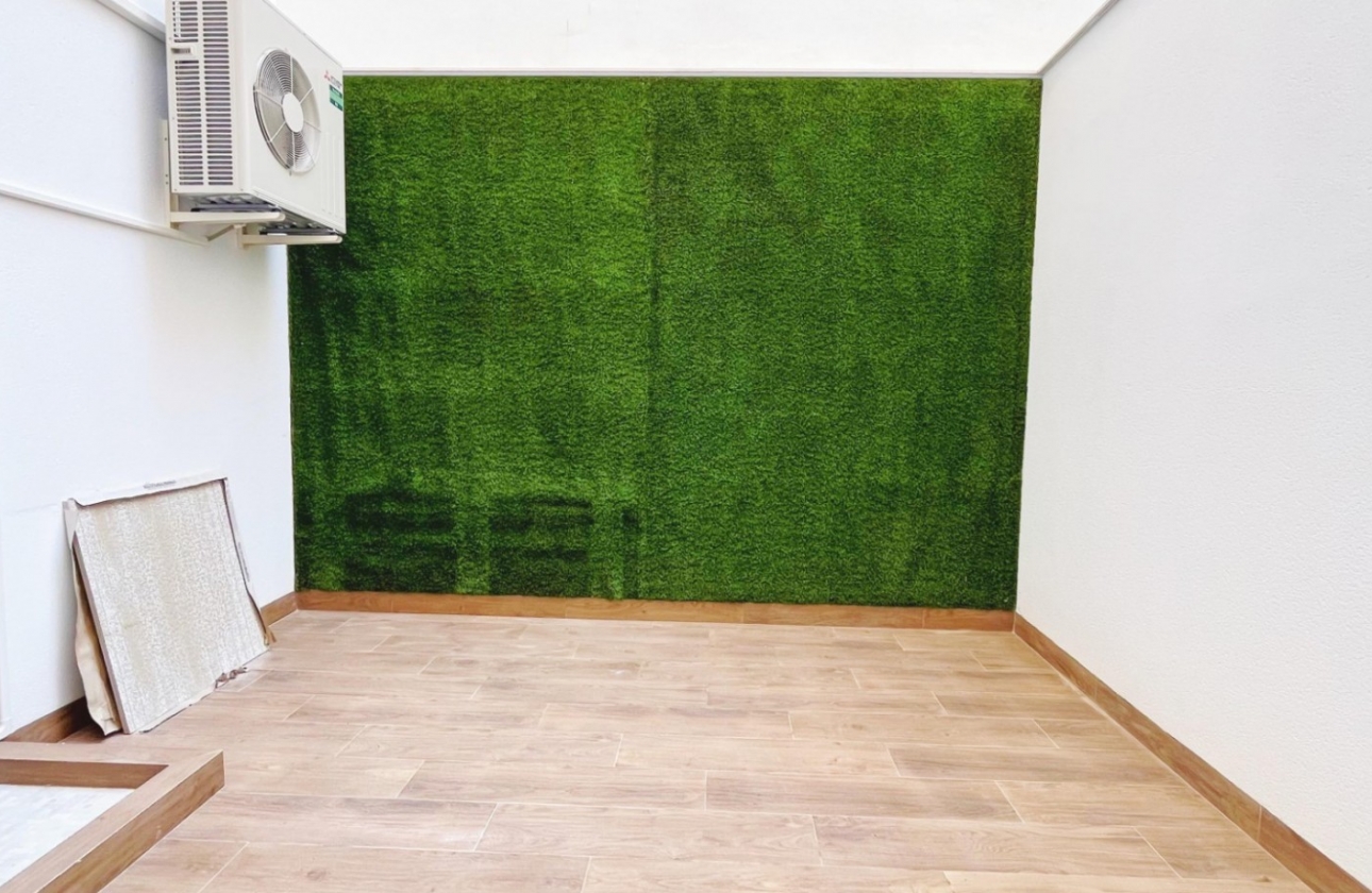 Resale - Apartment / flat - Torrevieja - Playa del Cura