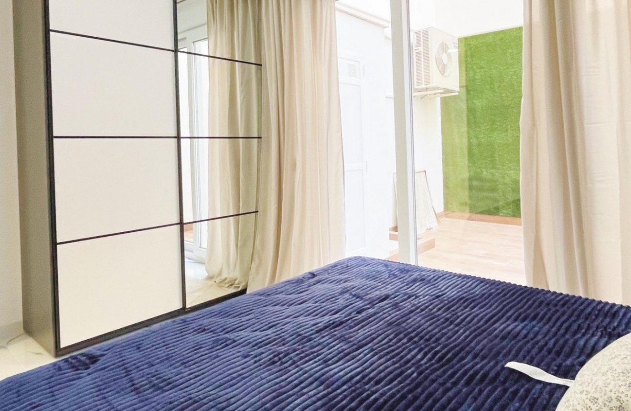 Resale - Apartment / flat - Torrevieja - Playa del Cura