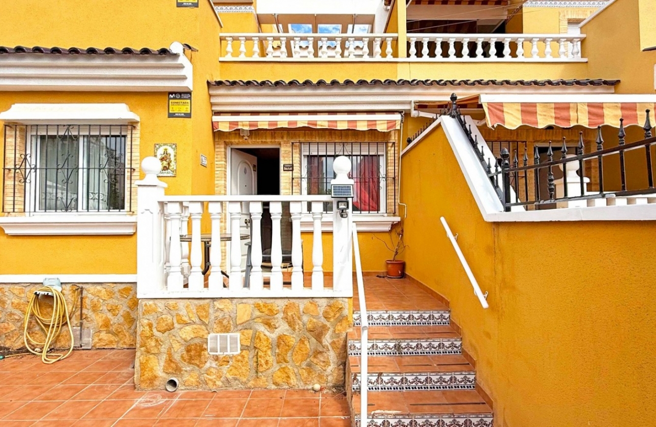 Resale - House - Torrevieja - La Siesta - El Salado -  Torreta