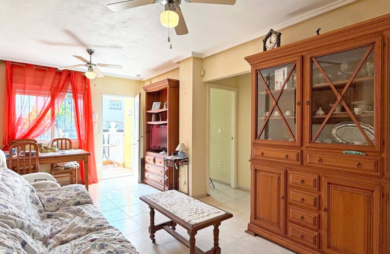 Resale - House - Torrevieja - La Siesta - El Salado -  Torreta