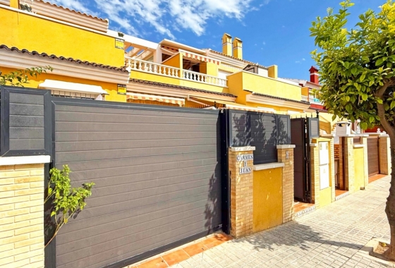 Resale - House - Torrevieja - La Siesta - El Salado -  Torreta