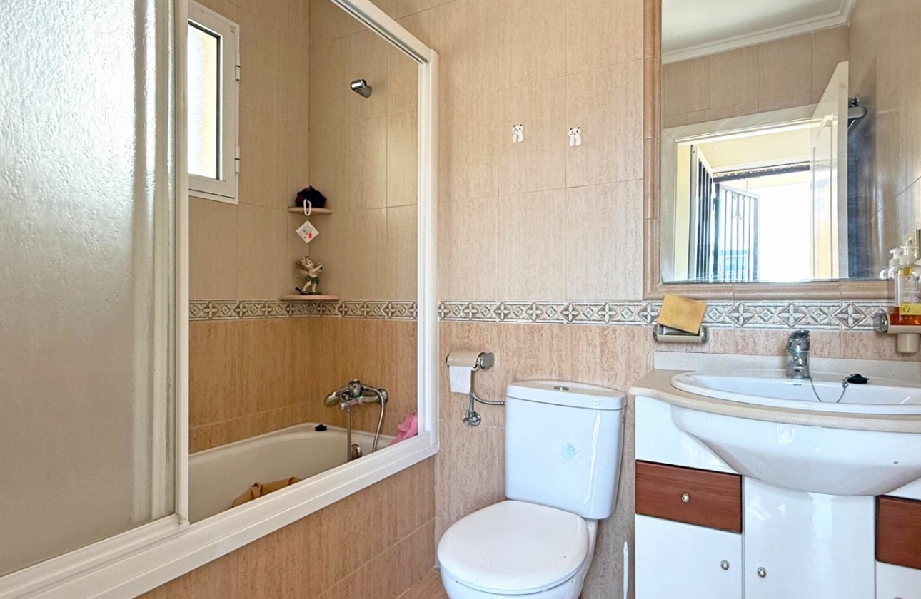 Resale - House - Torrevieja - La Siesta - El Salado -  Torreta