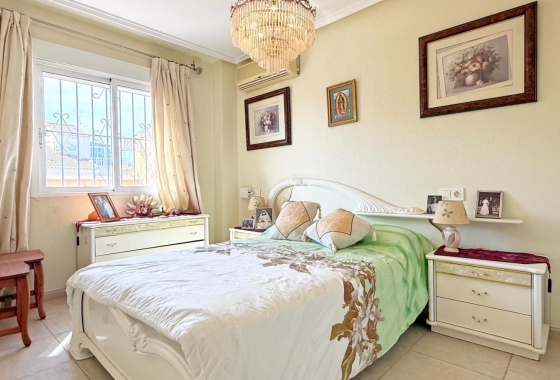 Resale - House - Torrevieja - La Siesta - El Salado -  Torreta